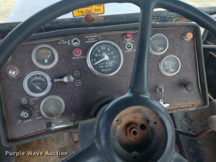 image for item DE6482 Versatile 895 4WD tractor