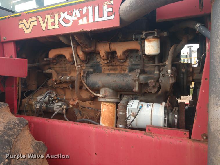 image for item DE6482 Versatile 895 4WD tractor