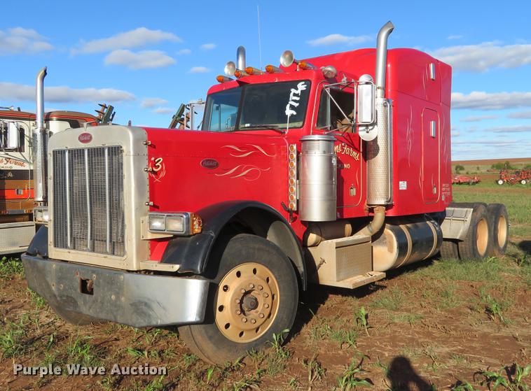 image for item DE6495 1993 Peterbilt 379 truck cab and chassis