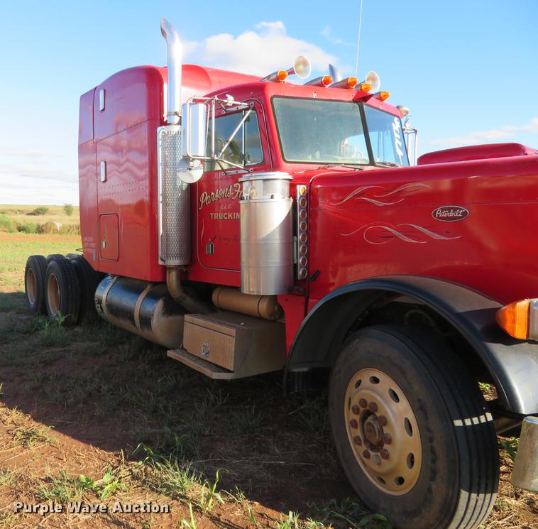 image for item DE6495 1993 Peterbilt 379 truck cab and chassis