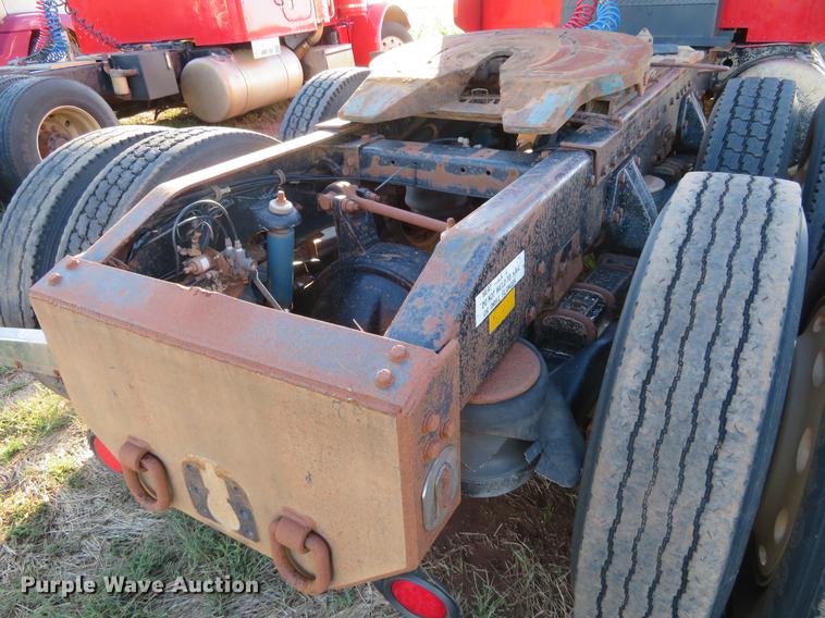 image for item DE6495 1993 Peterbilt 379 truck cab and chassis