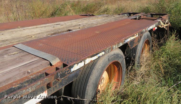 image for item DE6530 1999 Neville Built drop deck equipment trailer
