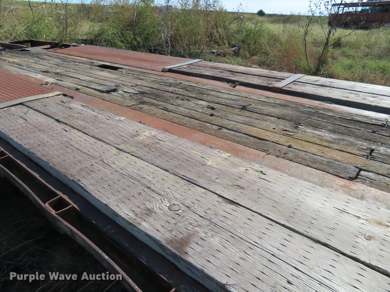 image for item DE6530 1999 Neville Built drop deck equipment trailer