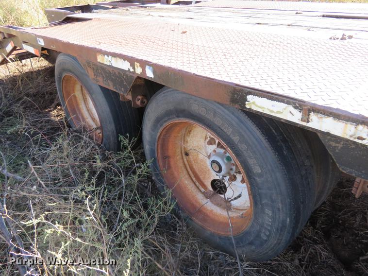 image for item DE6530 1999 Neville Built drop deck equipment trailer