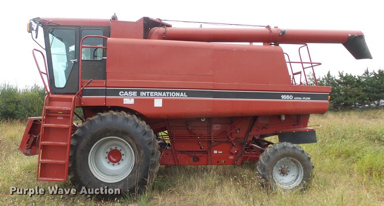 image for item DE7283 1990 Case IH 1660 Axial-Flow combine