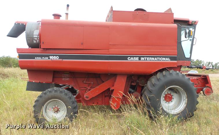 image for item DE7283 1990 Case IH 1660 Axial-Flow combine