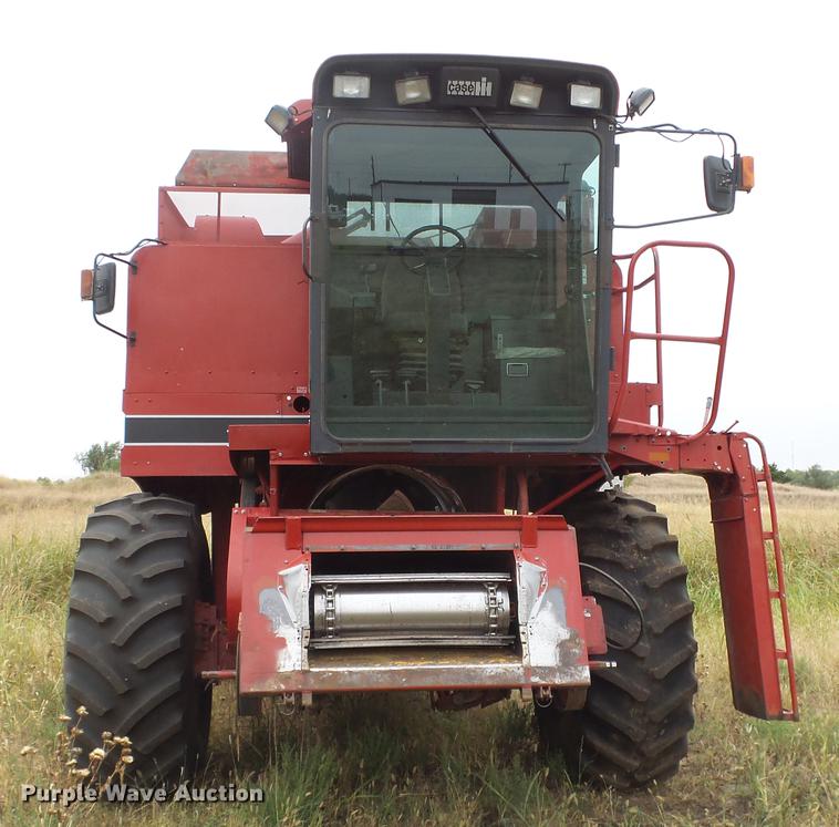 image for item DE7283 1990 Case IH 1660 Axial-Flow combine
