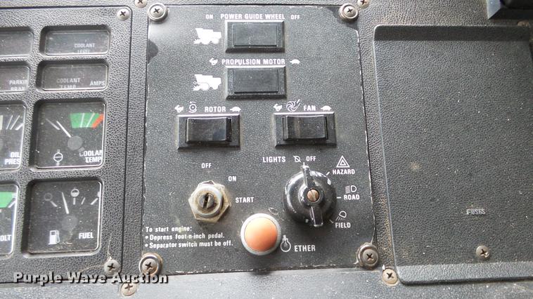 image for item DE7283 1990 Case IH 1660 Axial-Flow combine