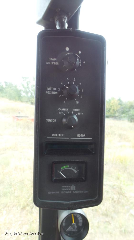 image for item DE7283 1990 Case IH 1660 Axial-Flow combine