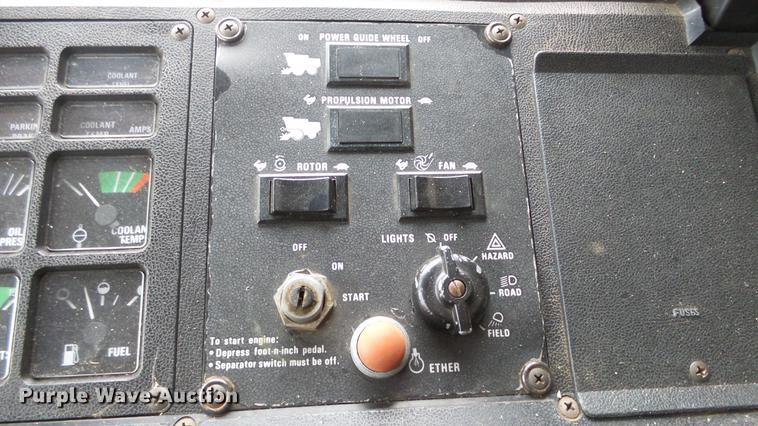 image for item DE7283 1990 Case IH 1660 Axial-Flow combine