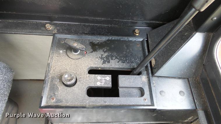 image for item DE7283 1990 Case IH 1660 Axial-Flow combine