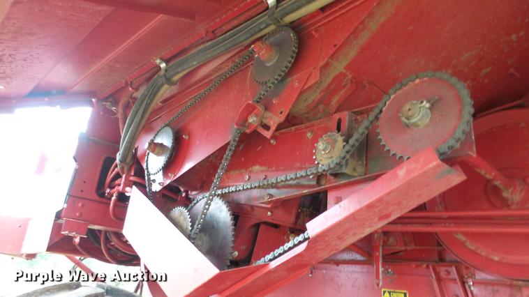 image for item DE7283 1990 Case IH 1660 Axial-Flow combine