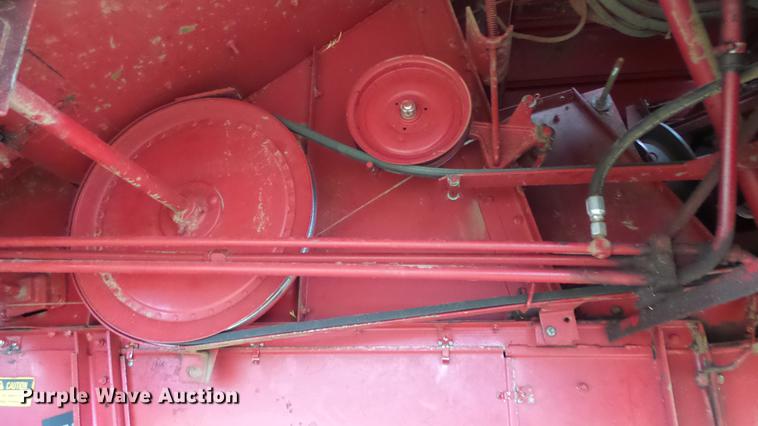 image for item DE7283 1990 Case IH 1660 Axial-Flow combine