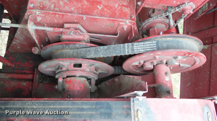 image for item DE7283 1990 Case IH 1660 Axial-Flow combine