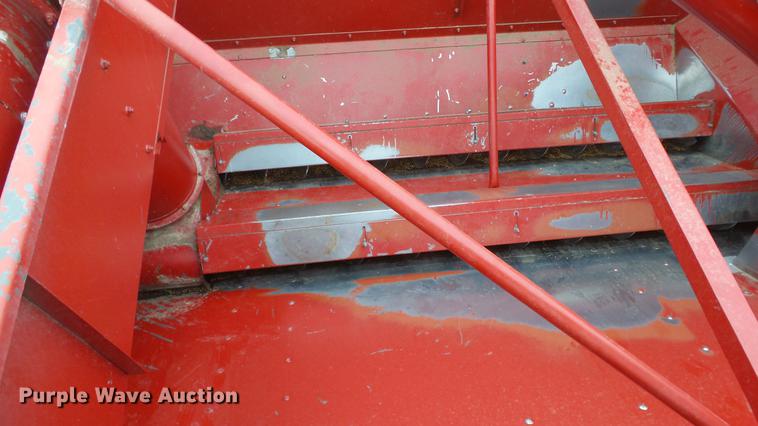 image for item DE7283 1990 Case IH 1660 Axial-Flow combine
