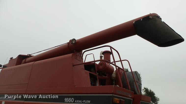 image for item DE7283 1990 Case IH 1660 Axial-Flow combine