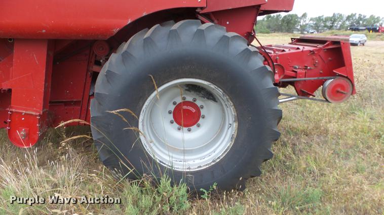 image for item DE7283 1990 Case IH 1660 Axial-Flow combine