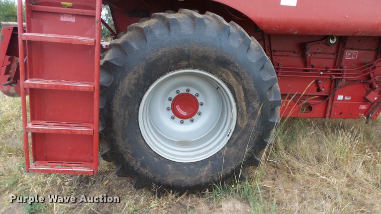 image for item DE7283 1990 Case IH 1660 Axial-Flow combine
