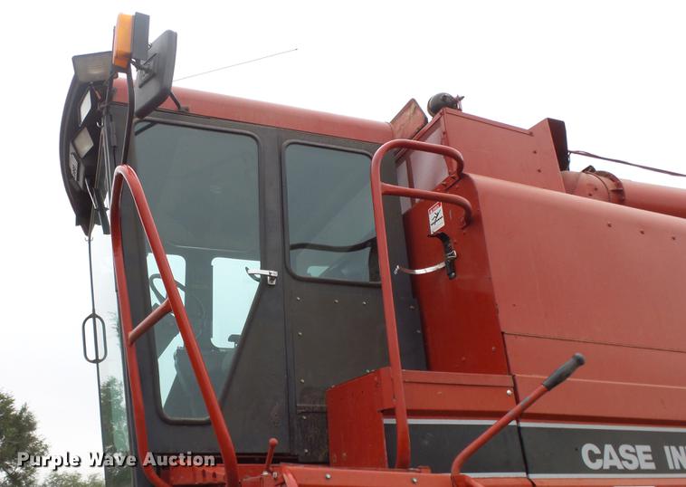 image for item DE7283 1990 Case IH 1660 Axial-Flow combine