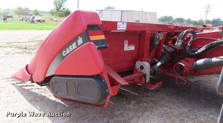 image for item DF1266 2005 Case IH 2208 corn head