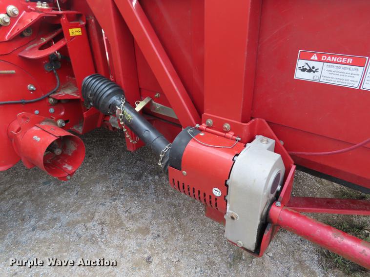 image for item DF1266 2005 Case IH 2208 corn head