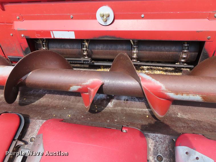 image for item DF1266 2005 Case IH 2208 corn head
