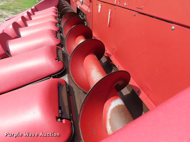 image for item DF1266 2005 Case IH 2208 corn head
