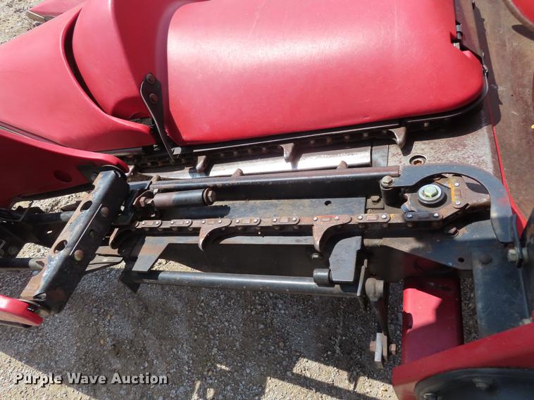 image for item DF1266 2005 Case IH 2208 corn head