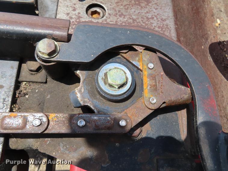 image for item DF1266 2005 Case IH 2208 corn head