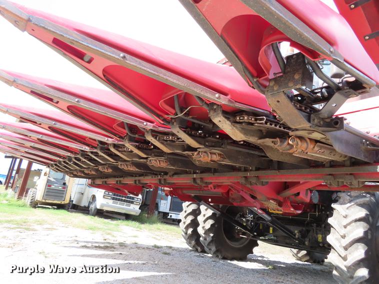 image for item DF1266 2005 Case IH 2208 corn head