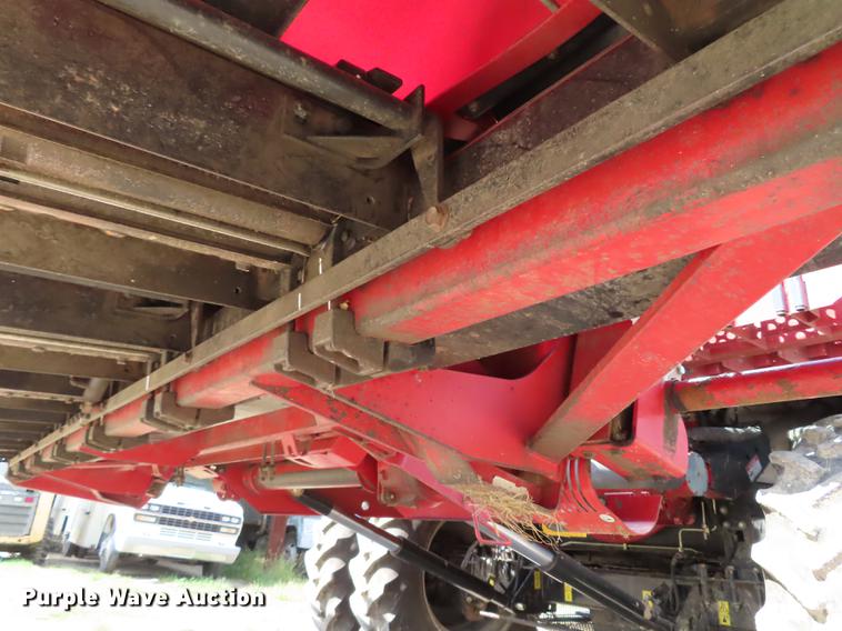 image for item DF1266 2005 Case IH 2208 corn head