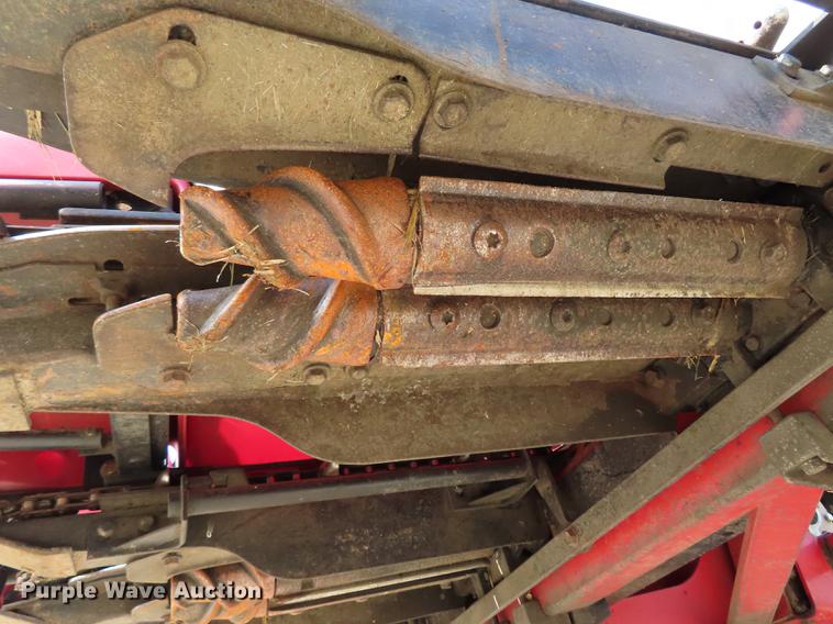 image for item DF1266 2005 Case IH 2208 corn head