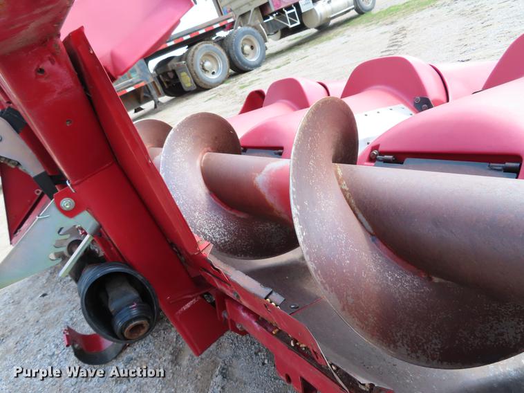 image for item DF1266 2005 Case IH 2208 corn head