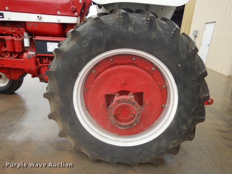 image for item DF1906 1966 Farmall 1206 tractor