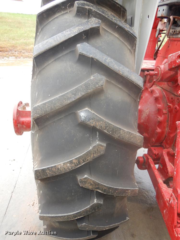 image for item DF1906 1966 Farmall 1206 tractor