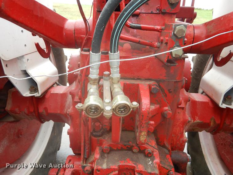 image for item DF1906 1966 Farmall 1206 tractor