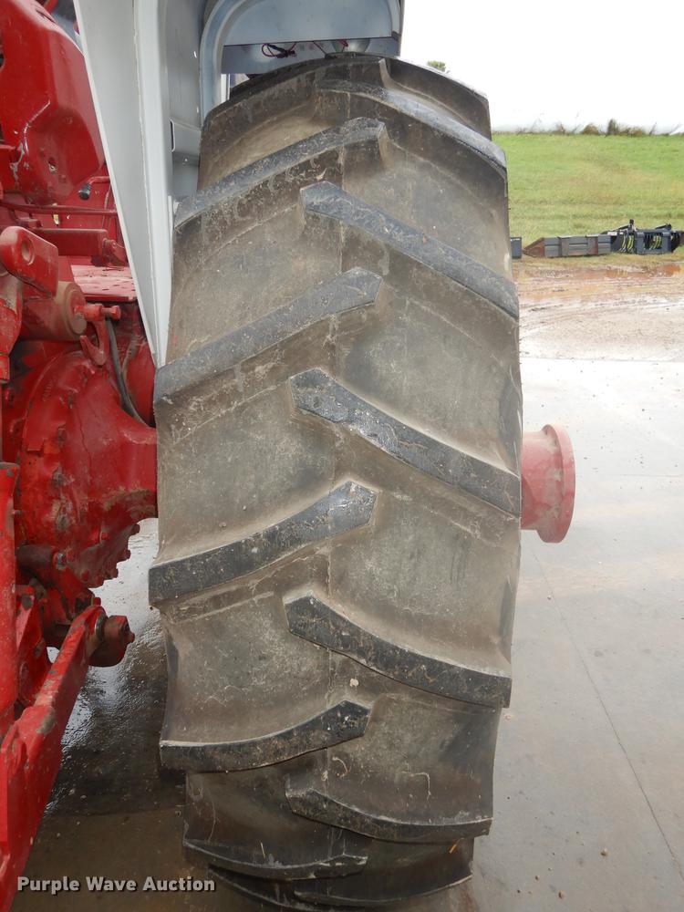 image for item DF1906 1966 Farmall 1206 tractor