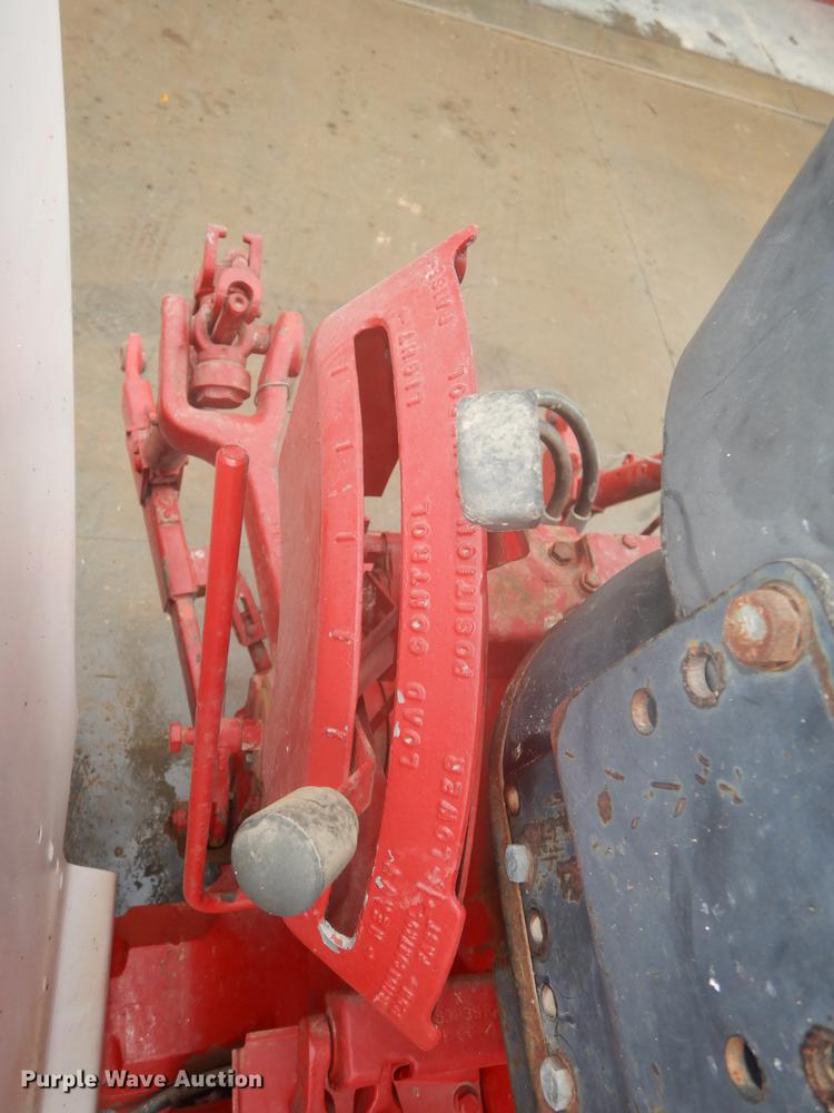 image for item DF1906 1966 Farmall 1206 tractor