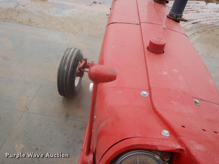 image for item DF1906 1966 Farmall 1206 tractor