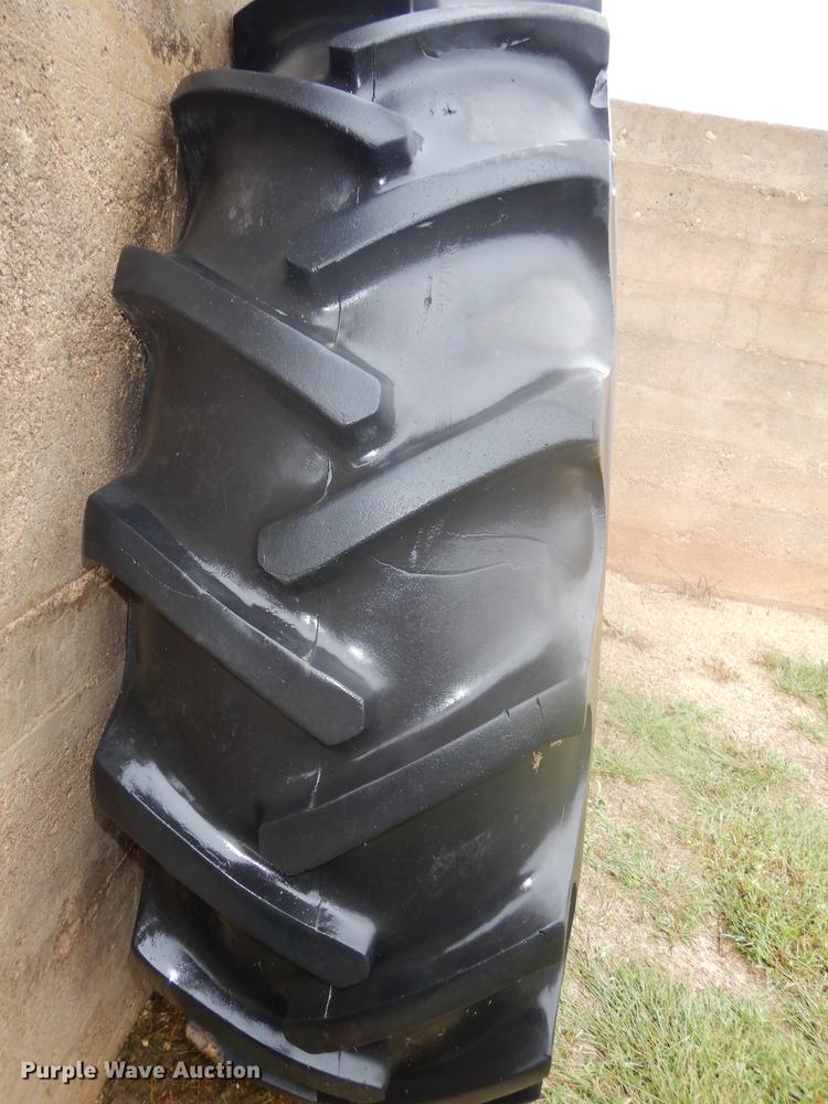 image for item DF1906 1966 Farmall 1206 tractor