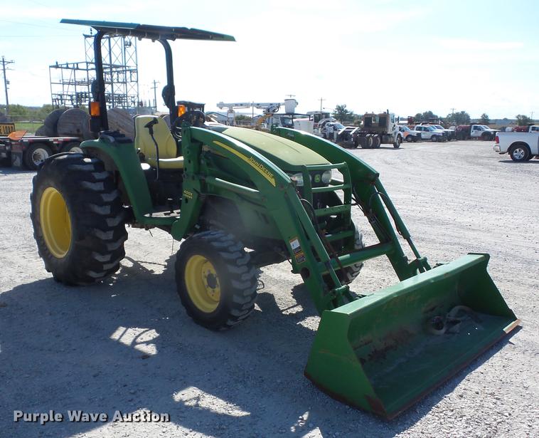 image for item EI9963 2013 John Deere 4520 MFWD tractor