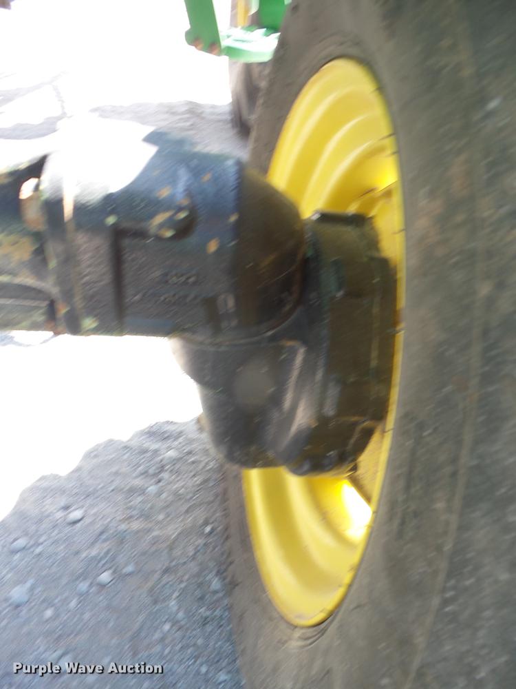 image for item EI9963 2013 John Deere 4520 MFWD tractor