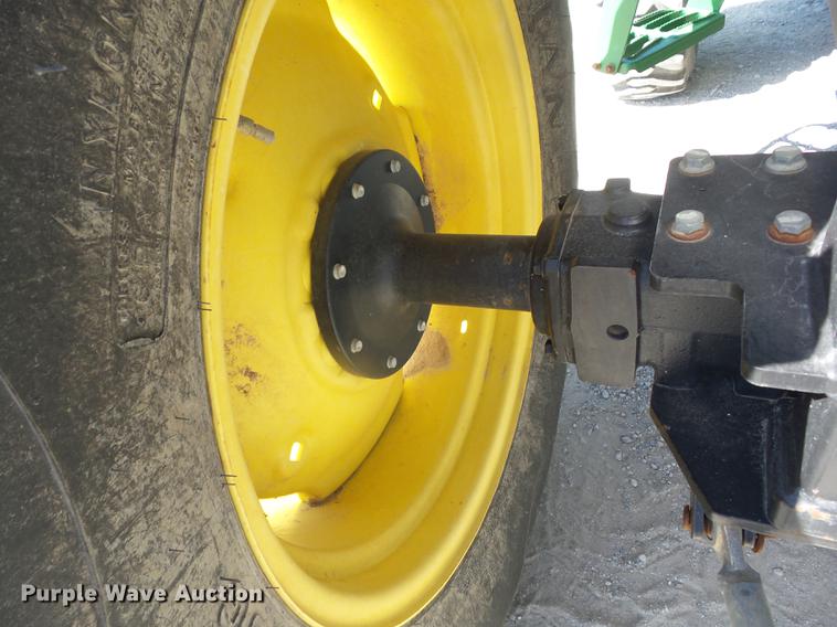 image for item EI9963 2013 John Deere 4520 MFWD tractor