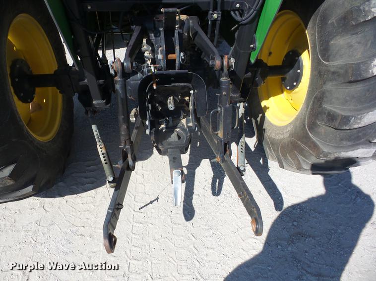 image for item EI9963 2013 John Deere 4520 MFWD tractor