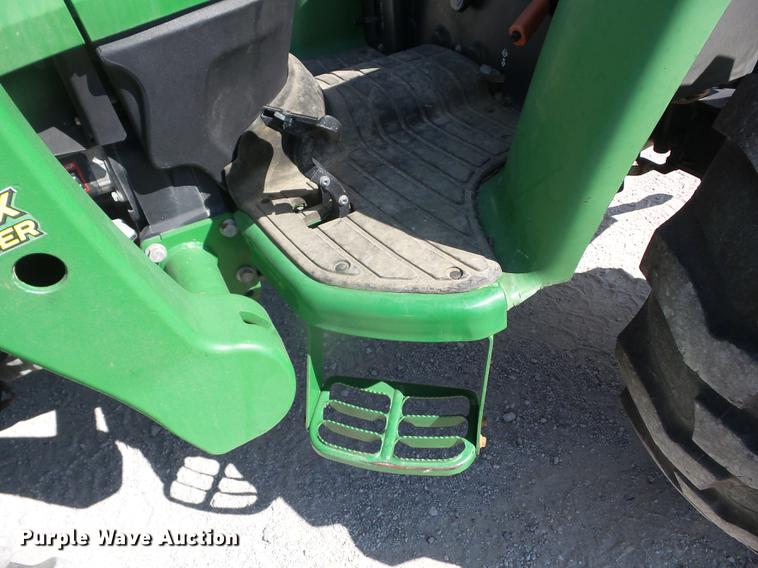 image for item EI9963 2013 John Deere 4520 MFWD tractor