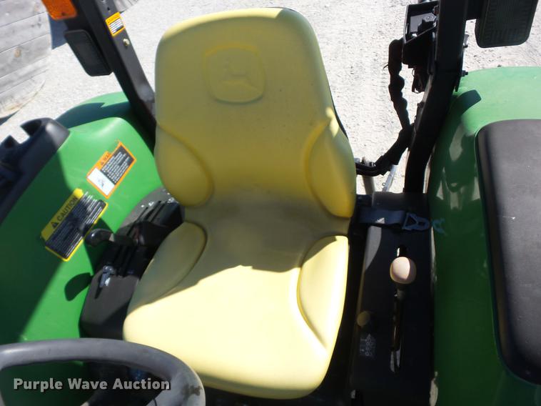 image for item EI9963 2013 John Deere 4520 MFWD tractor