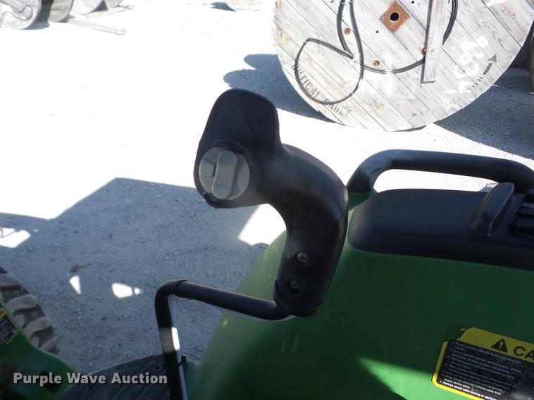 image for item EI9963 2013 John Deere 4520 MFWD tractor