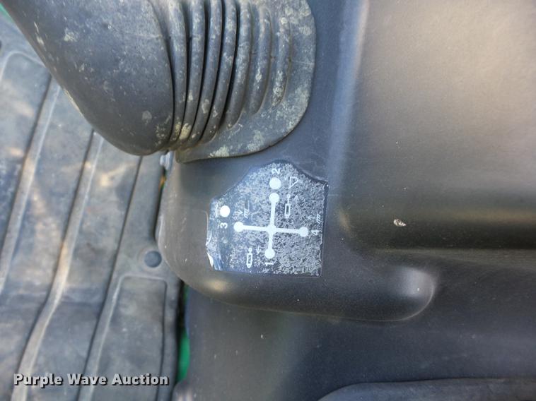 image for item EI9963 2013 John Deere 4520 MFWD tractor