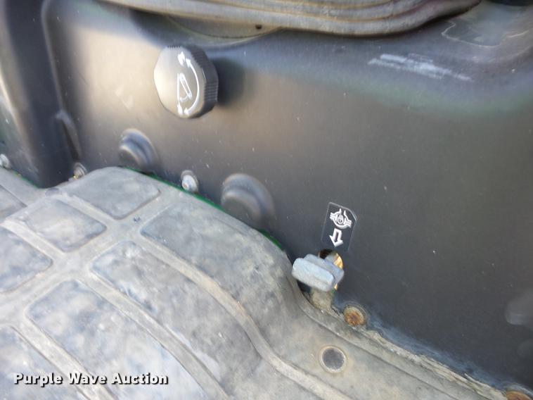 image for item EI9963 2013 John Deere 4520 MFWD tractor