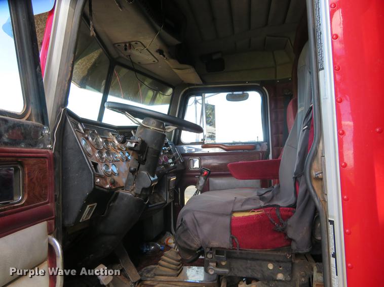 image for item EJ9718 1996 Peterbilt 379 semi truck